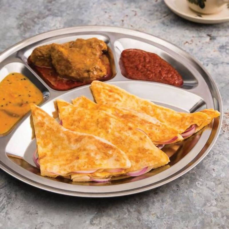 C10 Roti Telur Bawang with Curry Chicken
