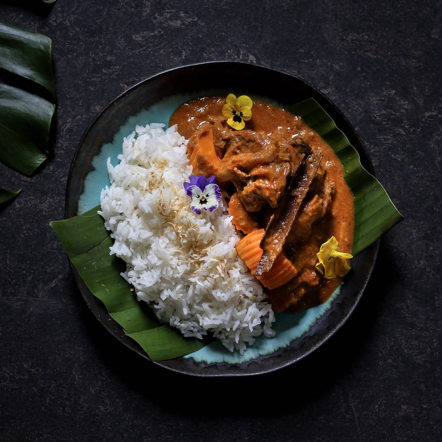 GAENG MASSAMUN NUER (Beef massamun curry)